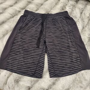 Lululemon T.H.E. Short 11” Linerless Black Gray Stripe Mens, Size L